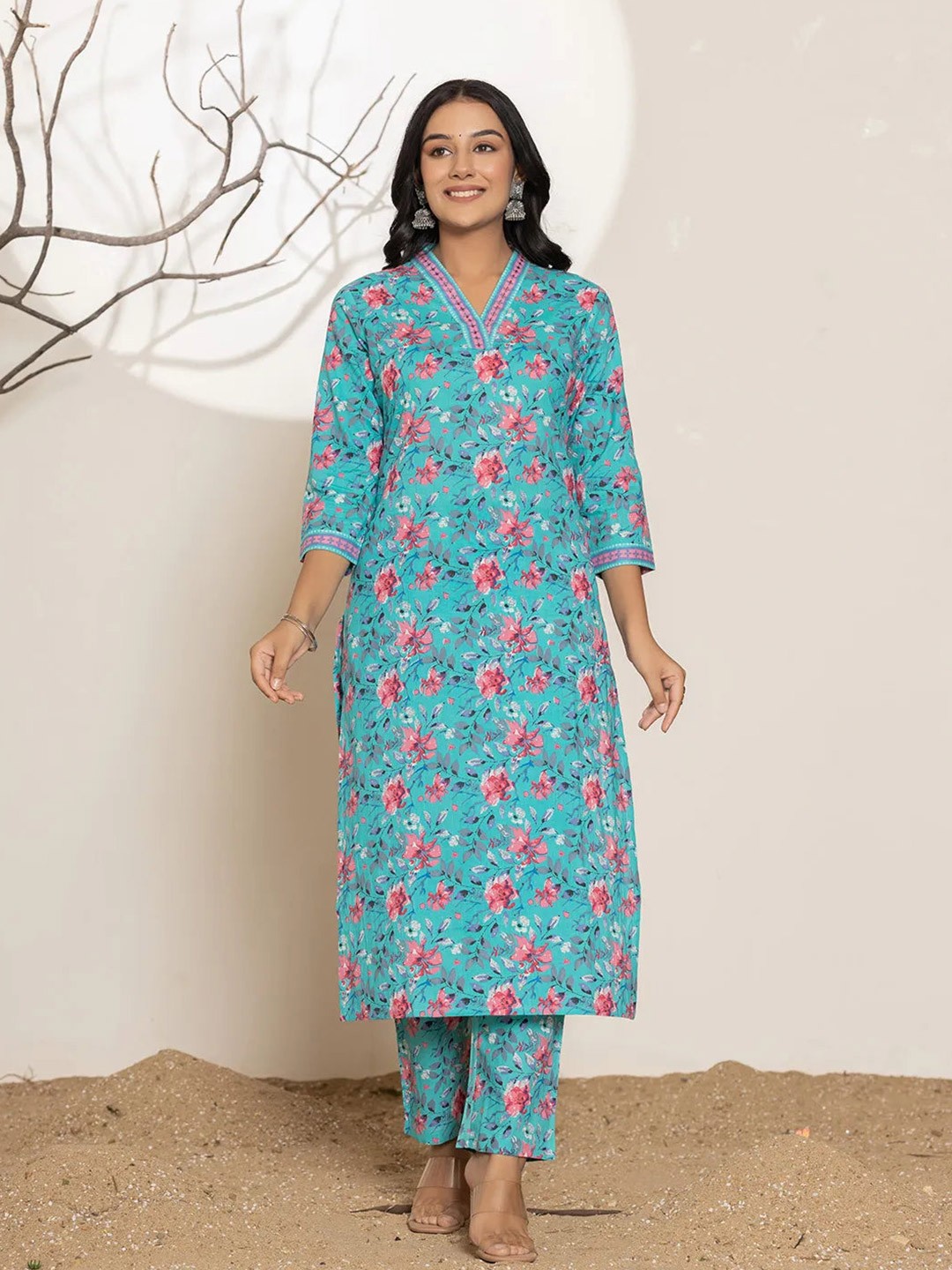 

MissKurti Floral Printed V-Neck Pure Cotton Straight Kurta With Trousers, Sea green