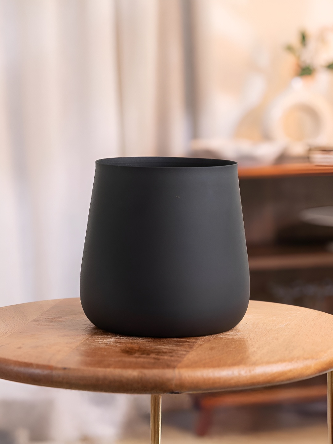 

Kyari Black Metal Rust Free Planter