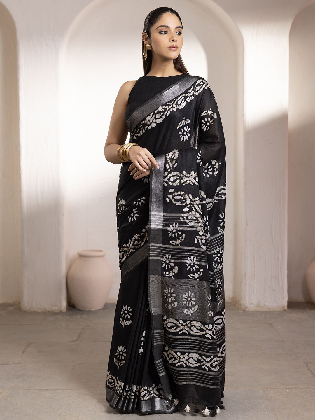 

Soch Batik Printed Zari Saree, Black