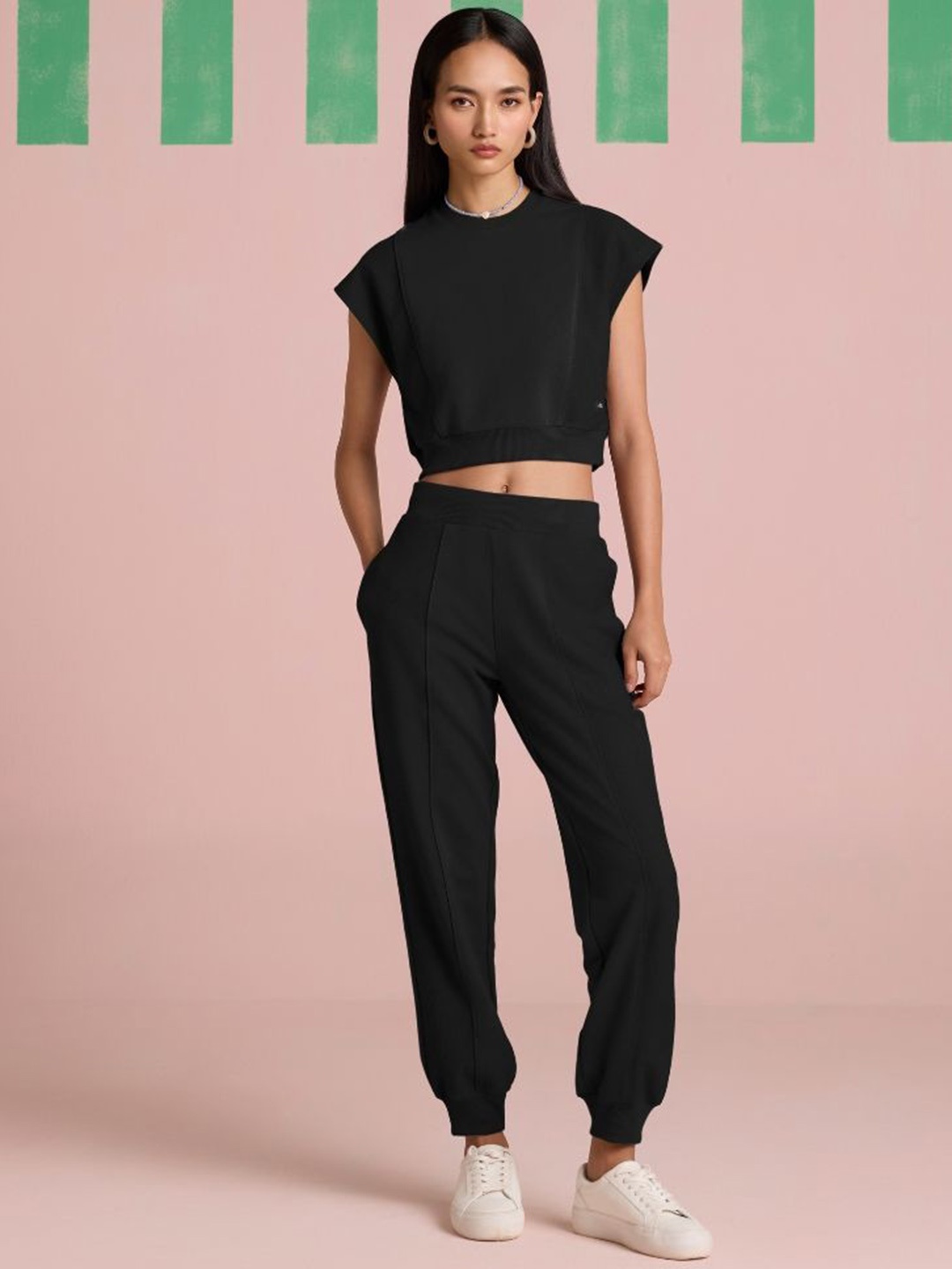 

Muvazo Aeris Panel Round Neck Top With Joggers, Black