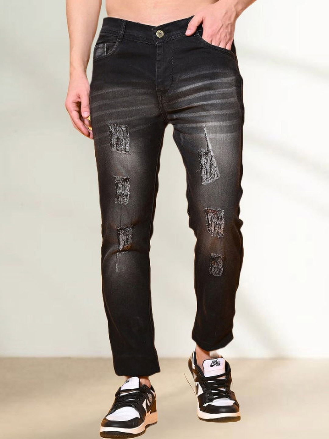 

LINARIA Men Classic Tapered Fit Highly Distressed Jeans, Grey