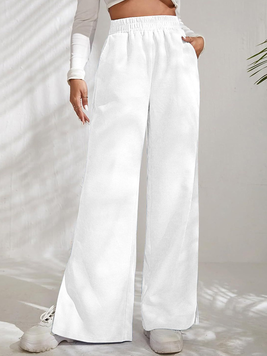 

RAJOVATI Women Loose Fit Mid-Rise Trousers, White