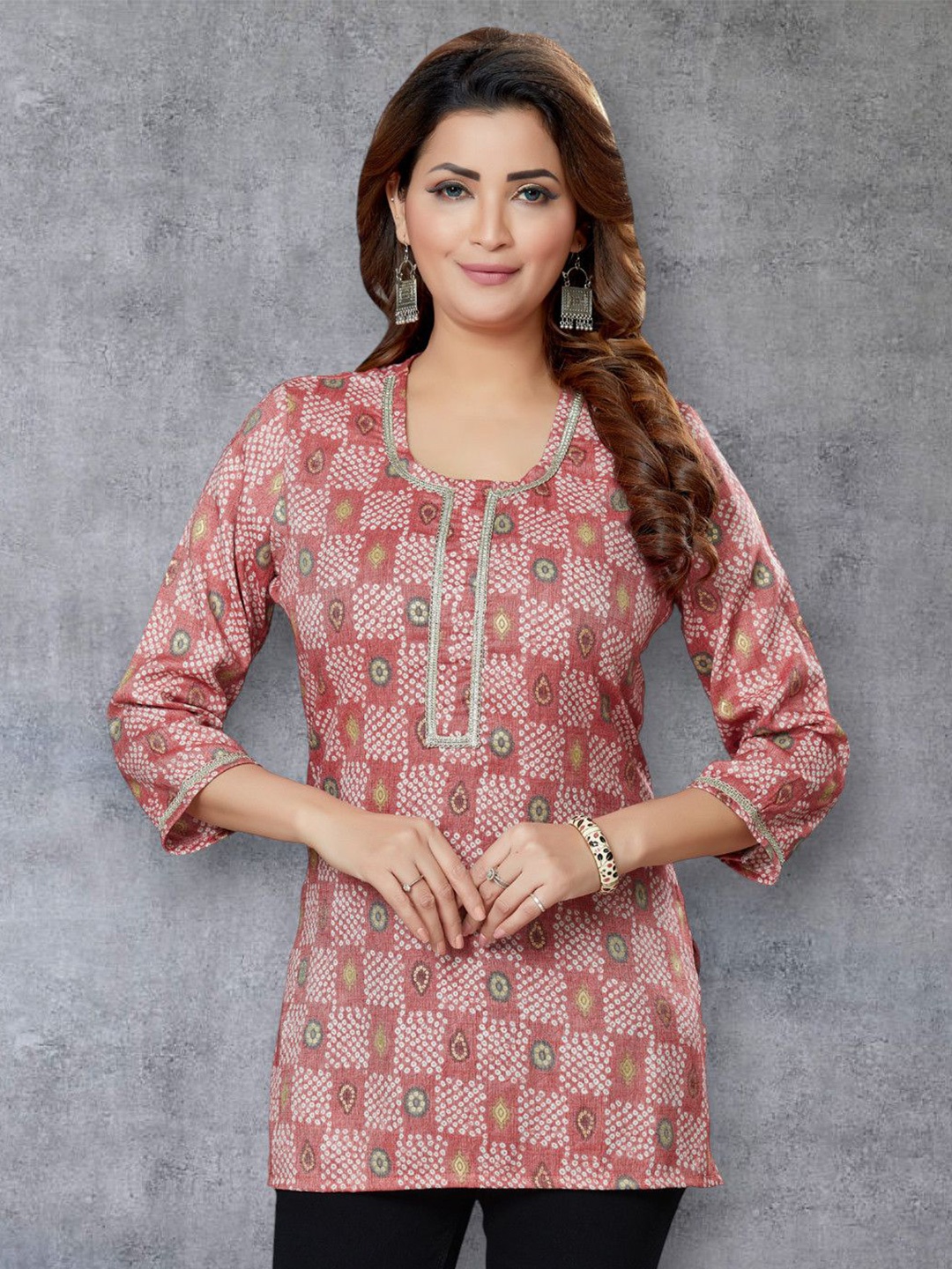 

Saree Swarg Bandhani Printed Kurti, Pink