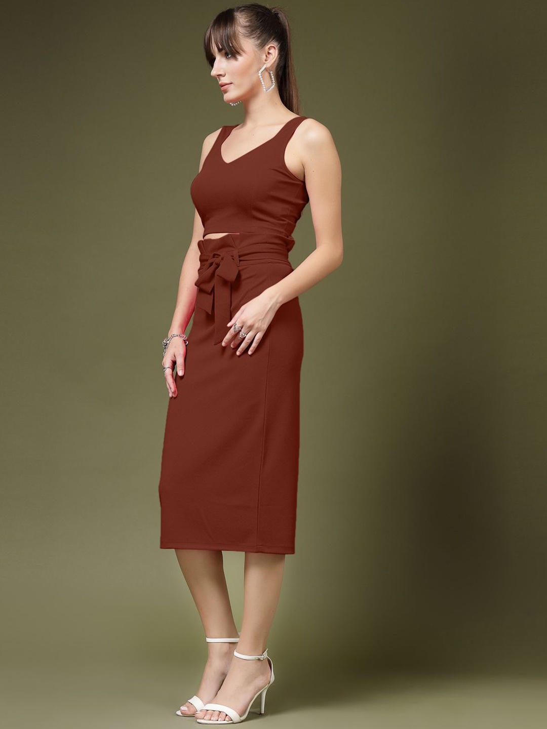 

DressBerry V-Neck Sleeveless Crop Top With Skirt, Brown