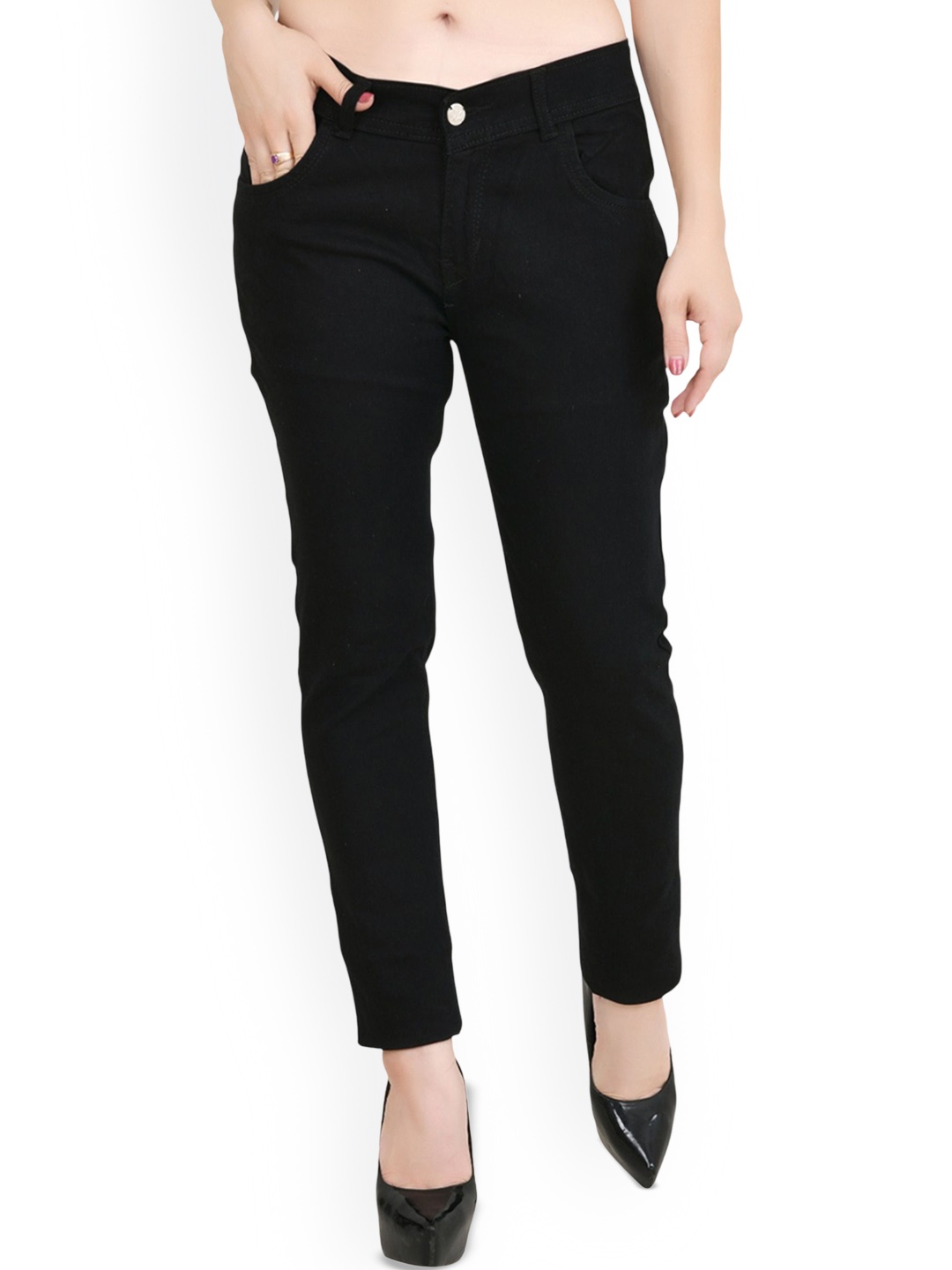 

LINARIA Women Classic Slim Fit Jeans, Black