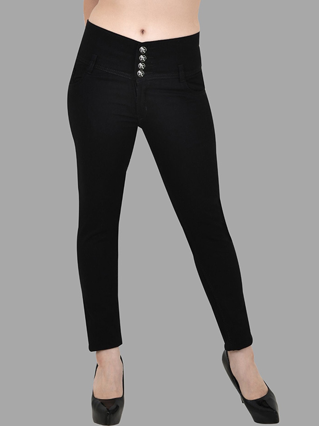 

LINARIA Women Classic Slim Fit Jeans, Black