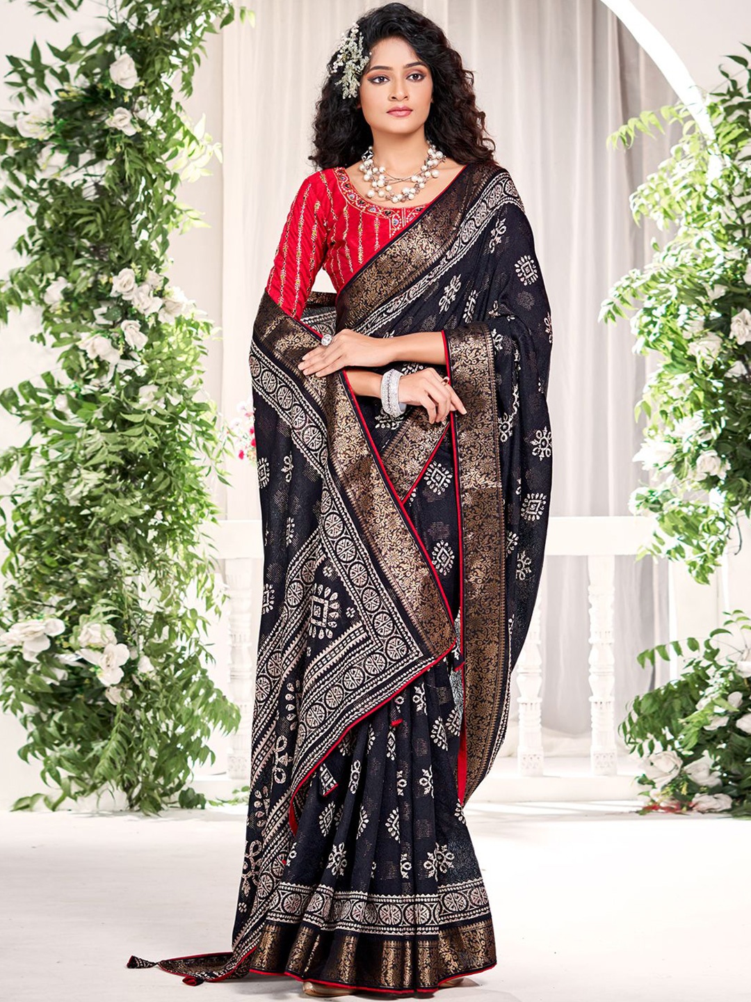 

Panzora Embellished Zari Silk Blend Saree, Black