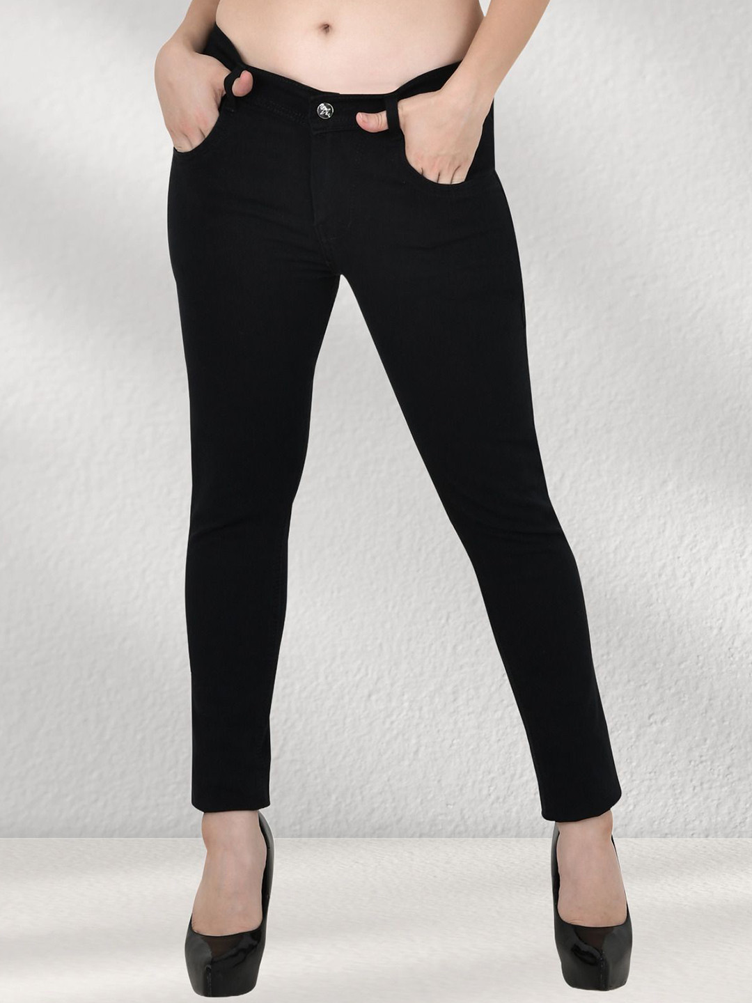 

LINARIA Women Classic Mid-Rise Regular Fit Jeans, Black