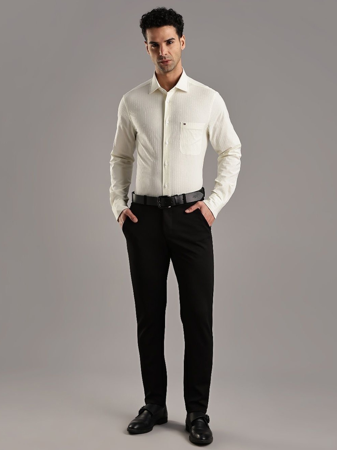

Tommy Hilfiger Men Opaque Striped Formal Shirt, Off white
