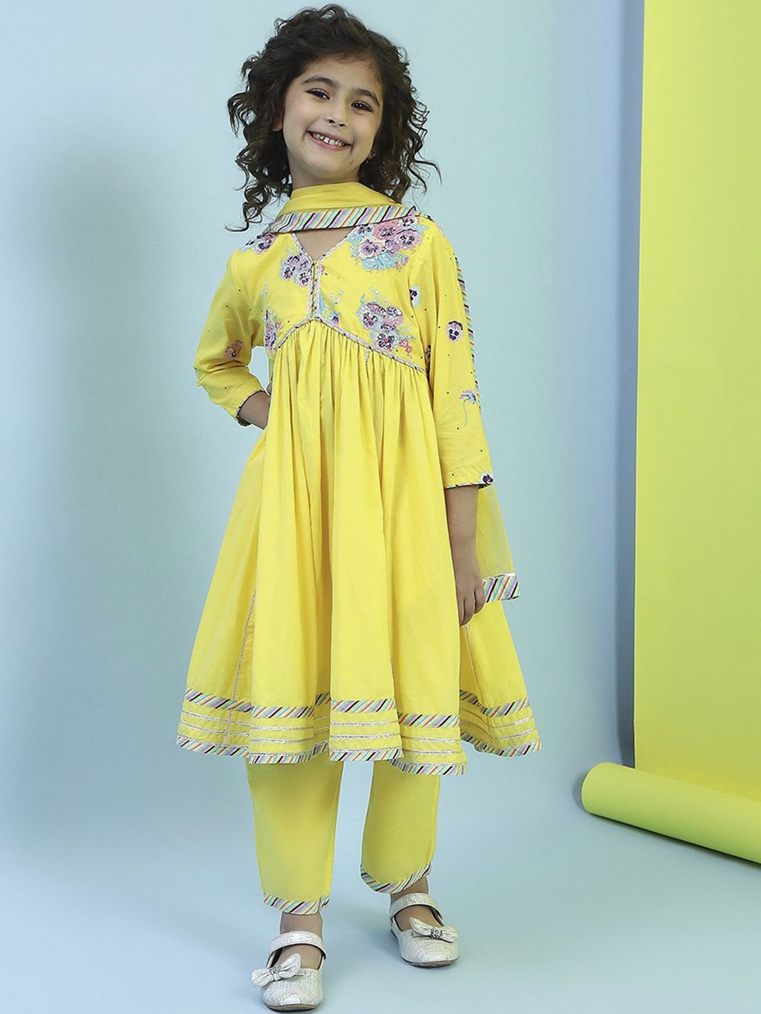 

Biba Girls Floral Yoke Design Empire V-Neck Pure Cotton Kurta With Trousers & Dupatta, Yellow