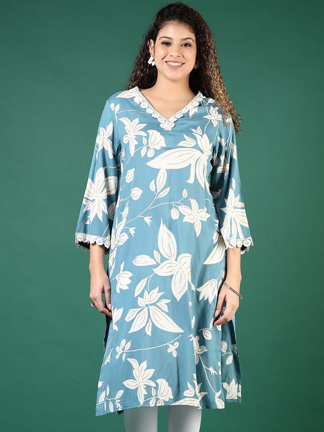 

V-Mart Floral Printed V-Neck Straight Kurta, Blue
