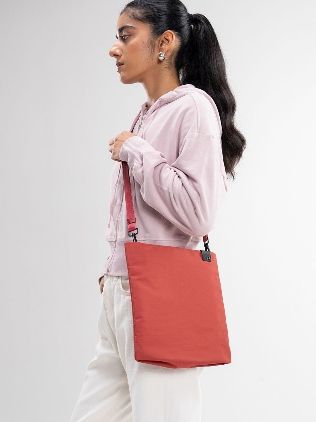 

DailyObjects Structured Shoulder Bag, Red