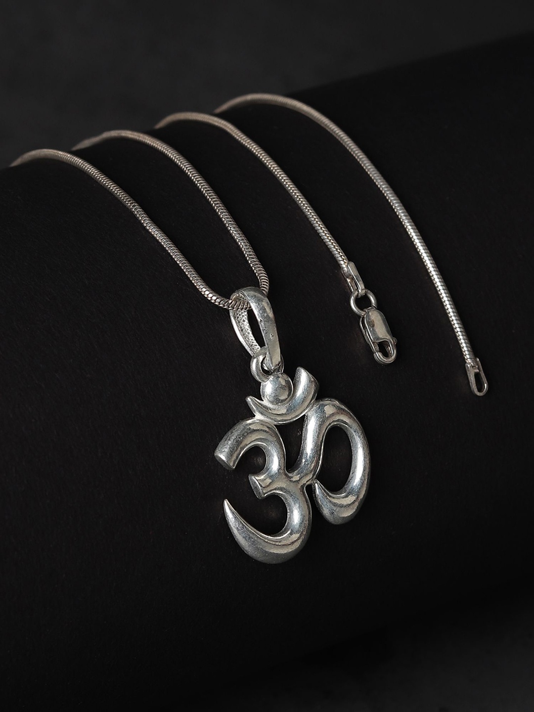 

Metronaut 925 Sterling Silver OM ji Contemporary Pendant