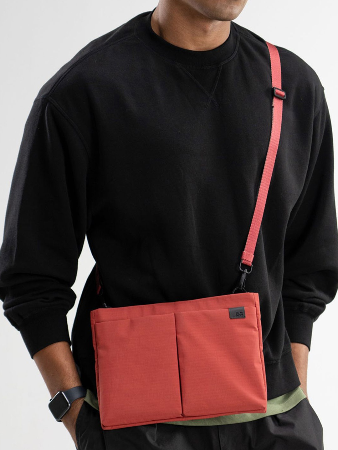 

DailyObjects Structured Shoulder Bag, Red
