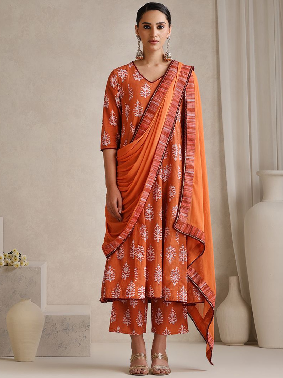 

Khushal K Floral Printed V Neck Pure Cotton A-Line Kurta With Palazzos & Dupatta, Pink