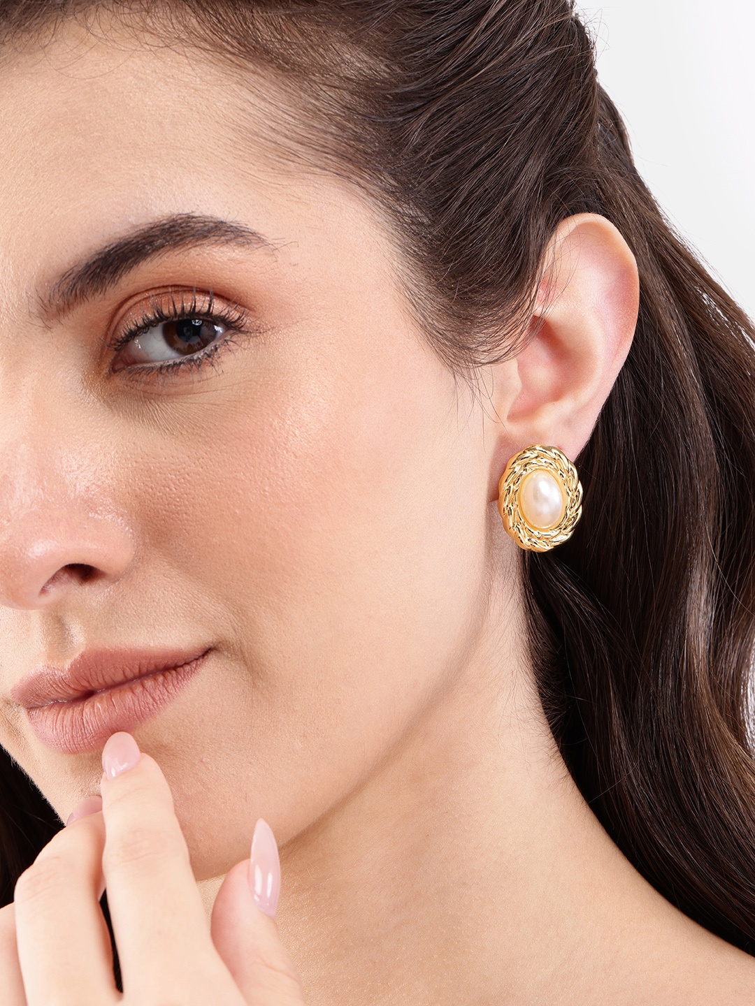 

DressBerry Oval Shaped Studs, Gold