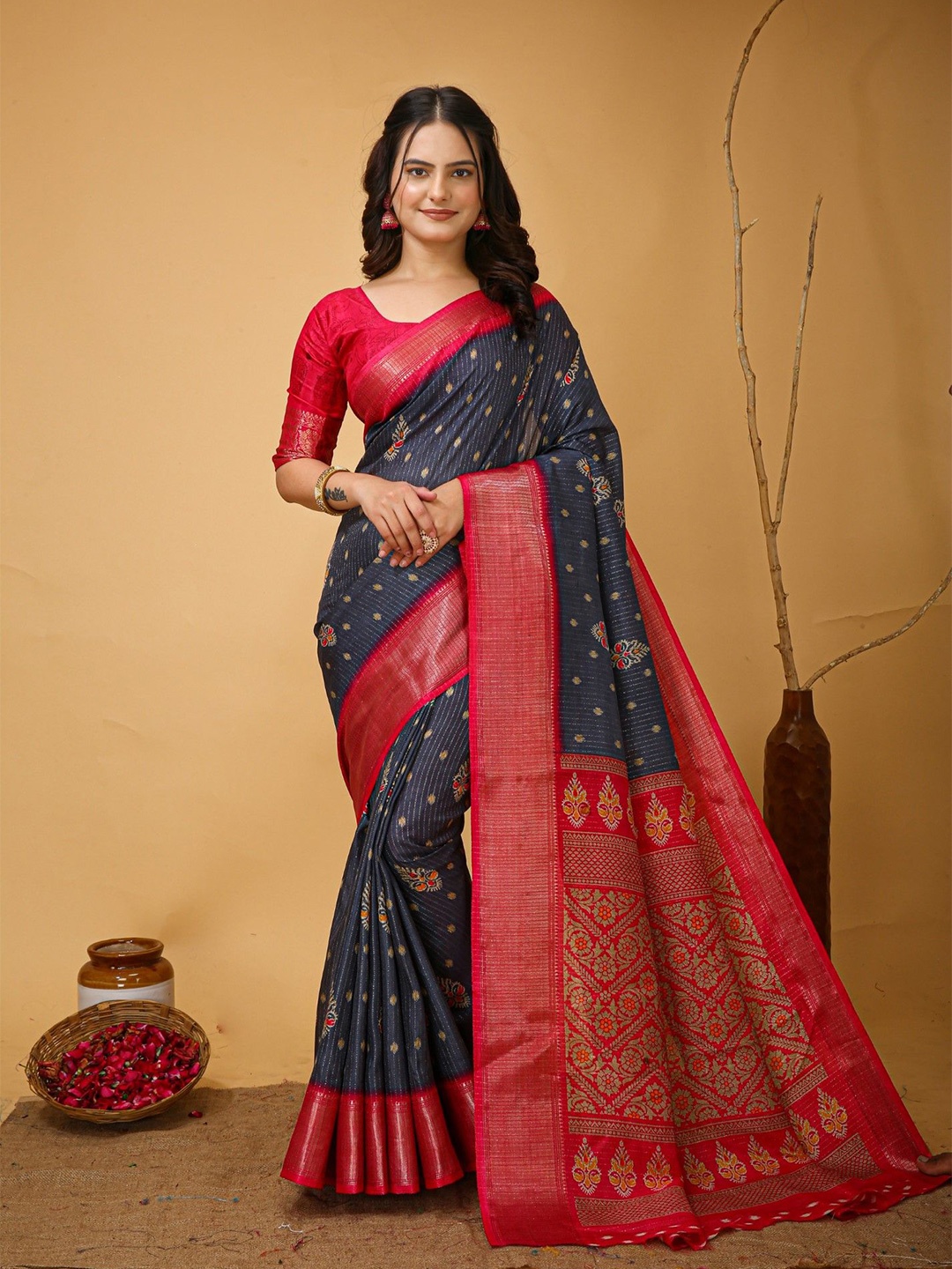 

Panzora Ethnic Motifs Printed Zari Saree, Blue