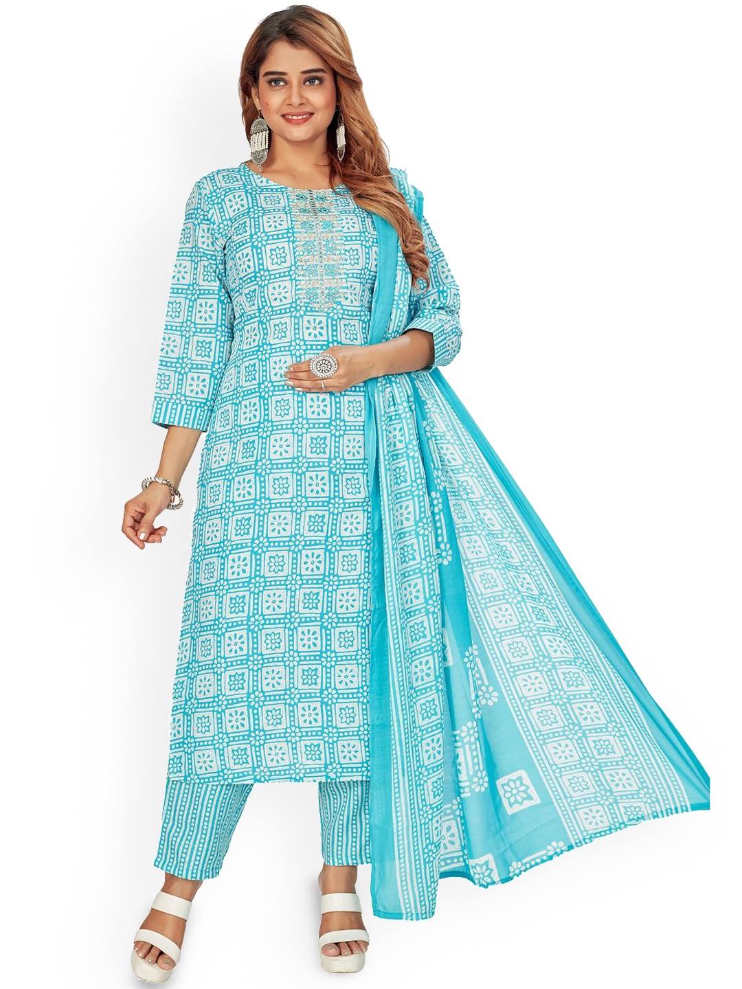 

Amchoor Floral Printed Straight Kurta with Trousers & Dupatta, Blue