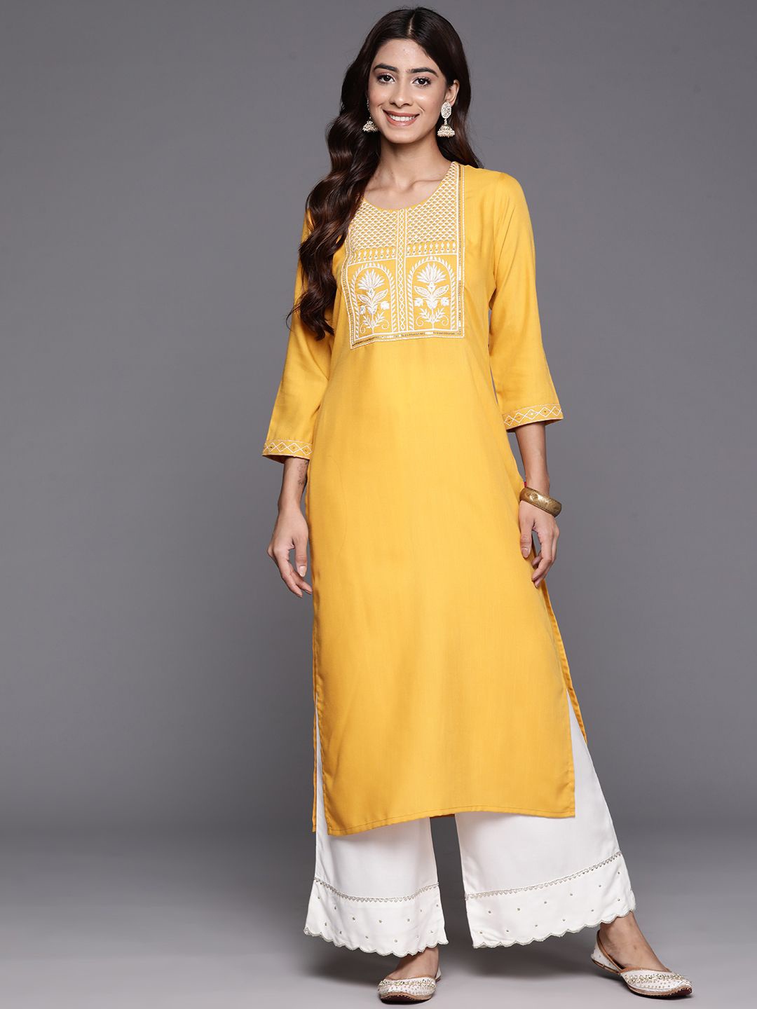

DIVASTRI Floral Yoke Design Sequinned Straight Kurta, Mustard