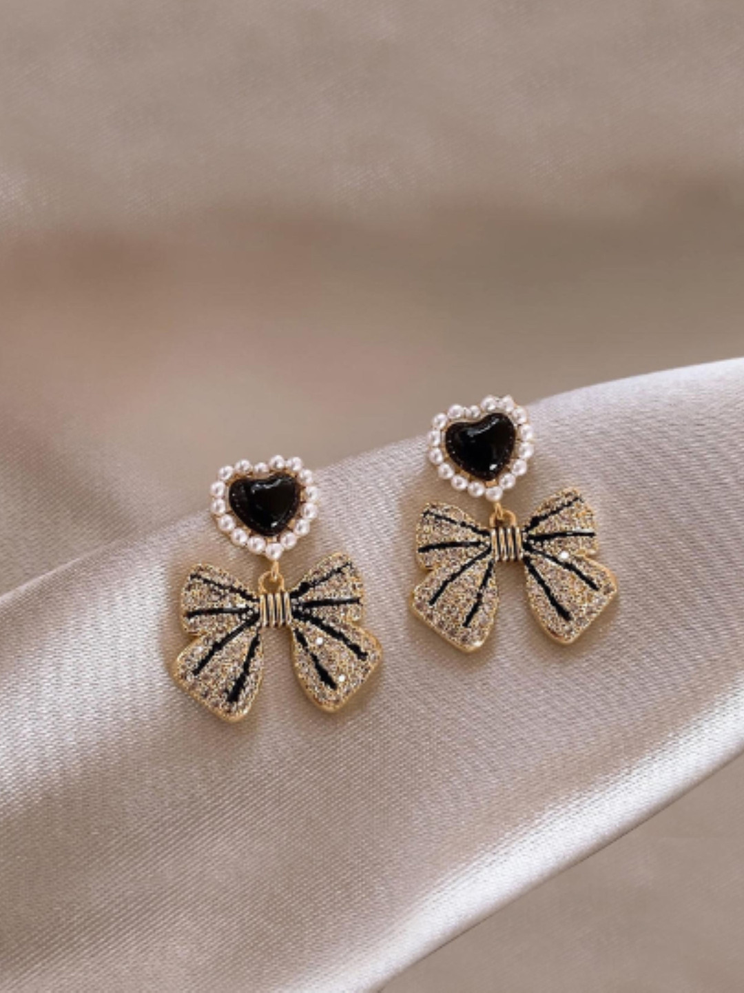 

SUBHAGALANKAR Gold-Plated Artificial Stones Studded Heart Shaped Drop Earrings, Black