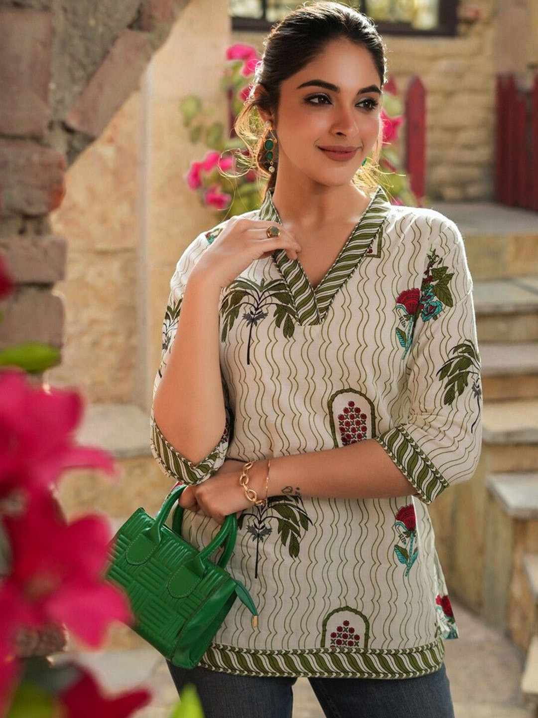 

PHYSIL Floral Printed V-Neck Pure Cotton Straight Kurti, Green