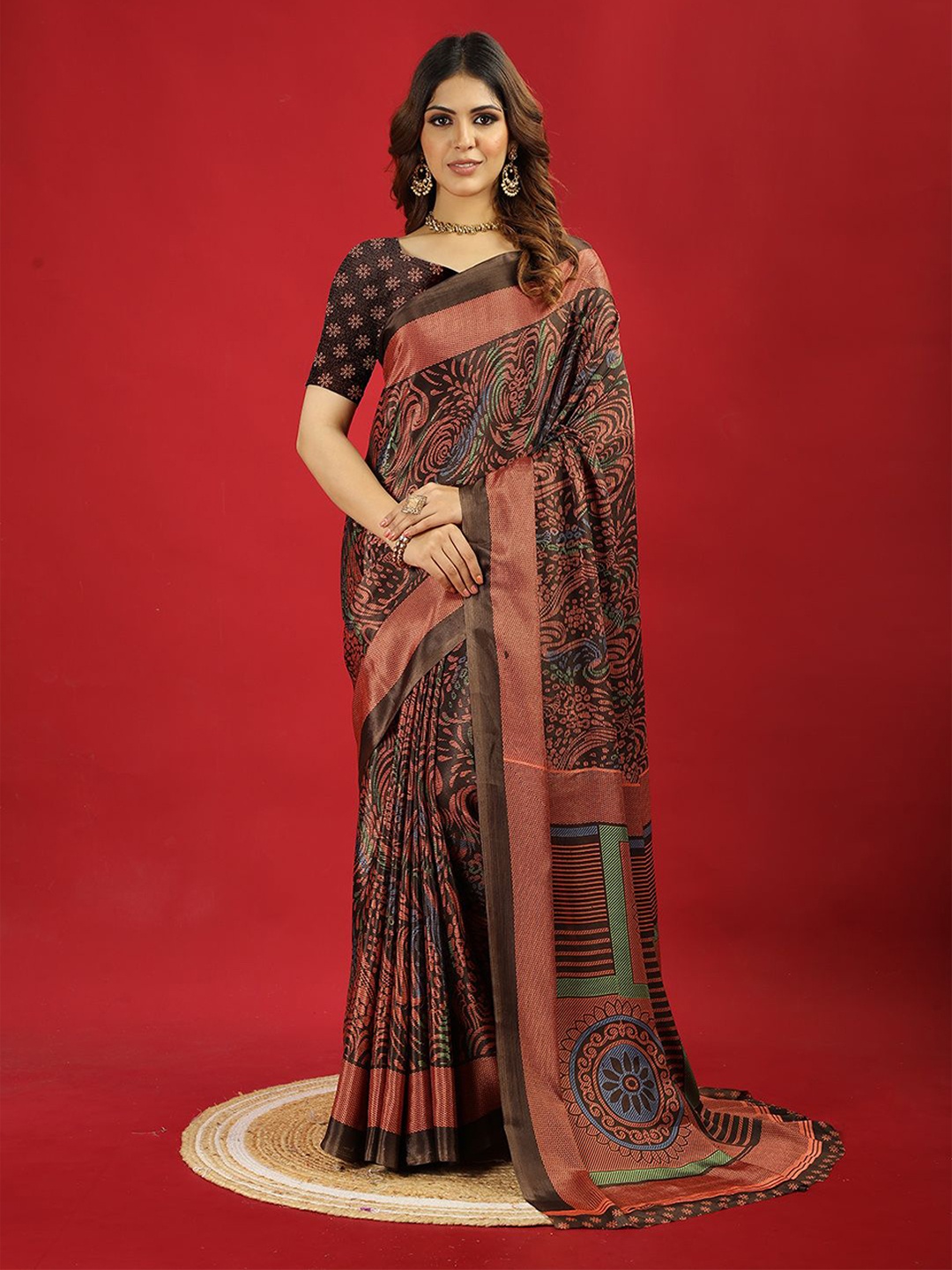 

VIRENDRA TEXTILES Floral Pure Crepe Saree, Coffee brown