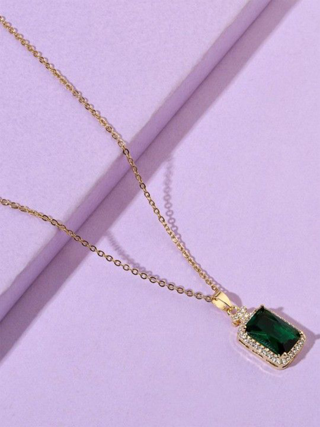 

PASU FASHION Gold-Plated Kundan Studded Square Shaped Pendant With Chain