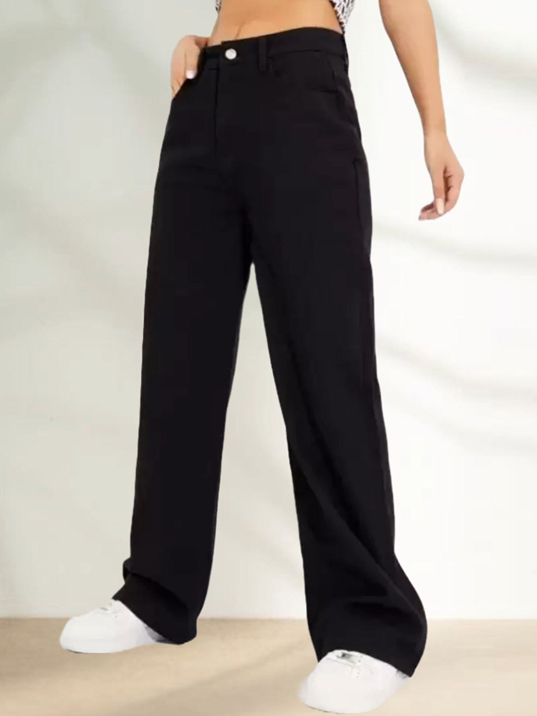 

LINARIA Women Classic Mid-Rise Jeans, Black