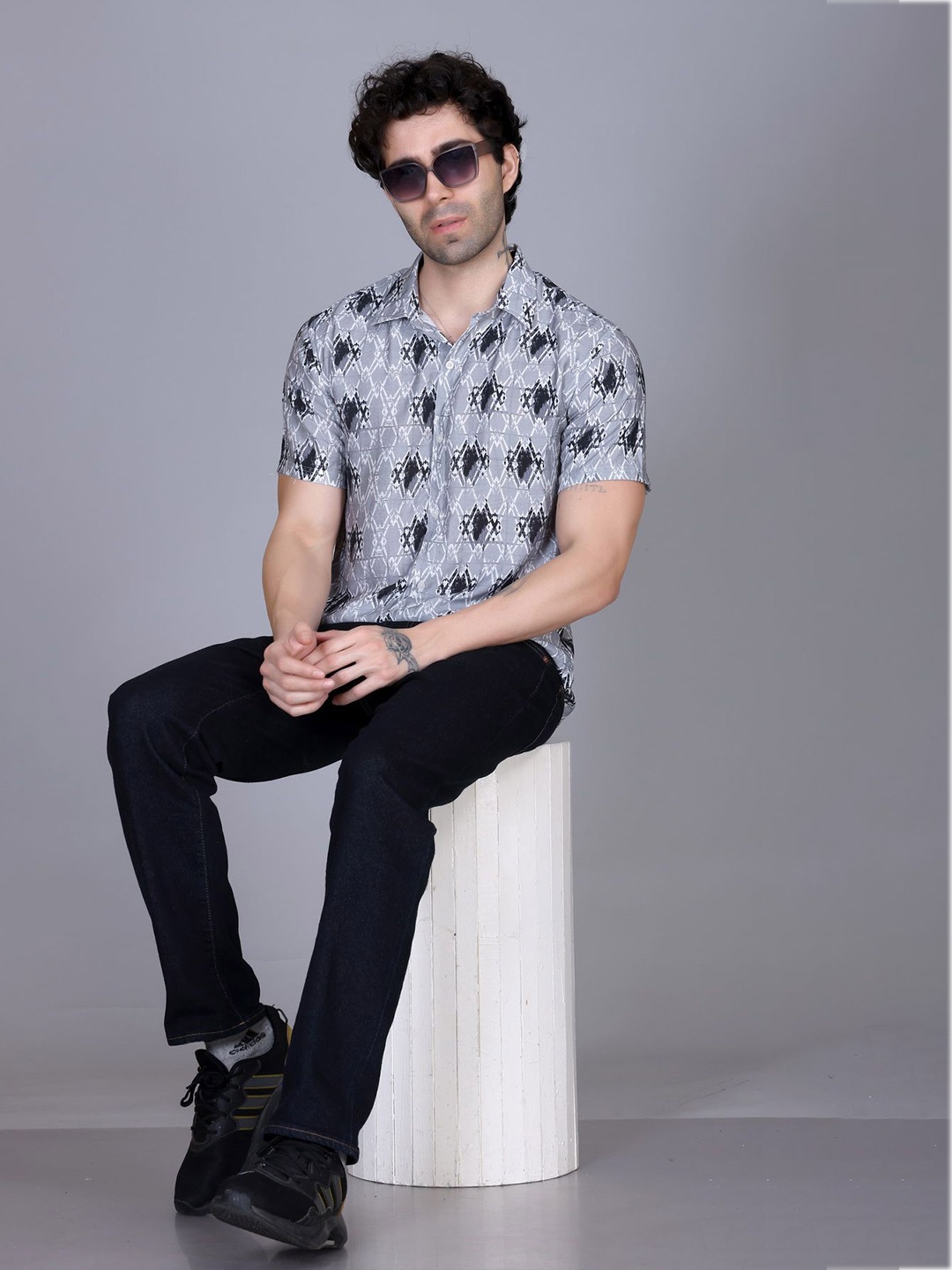 

Antiloop Men Opaque Printed Casual Shirt, Grey