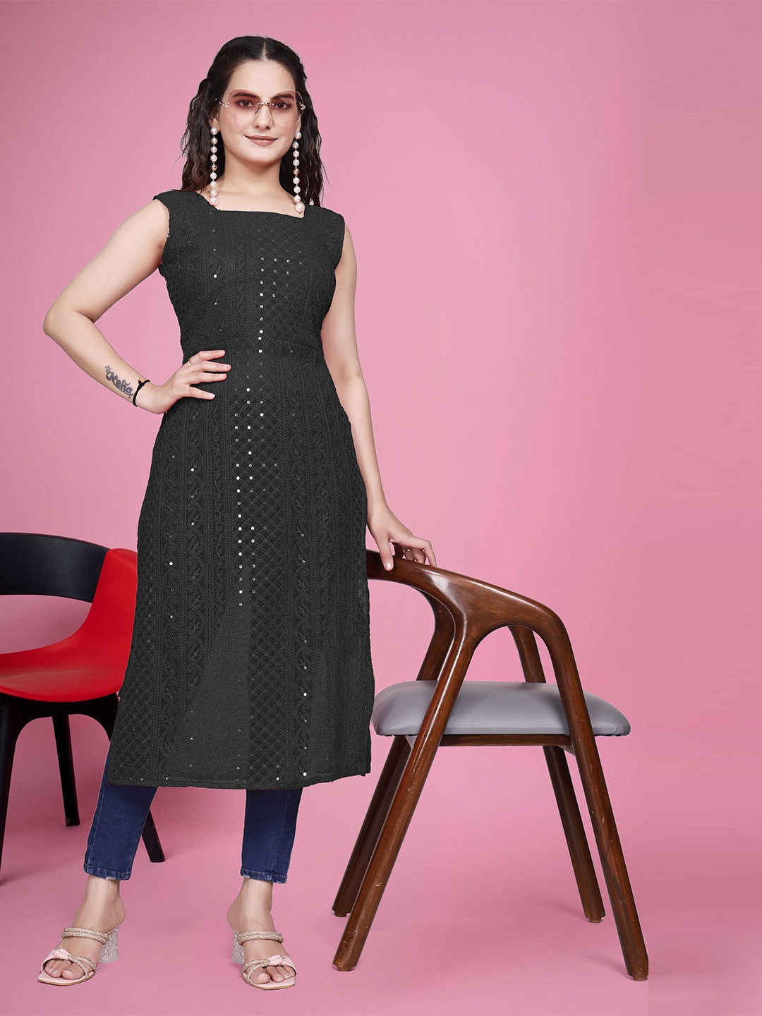 

PARROT CREATION Paisley Chikankari Sequinned Embroidered Square Neck Straight Kurta, Black
