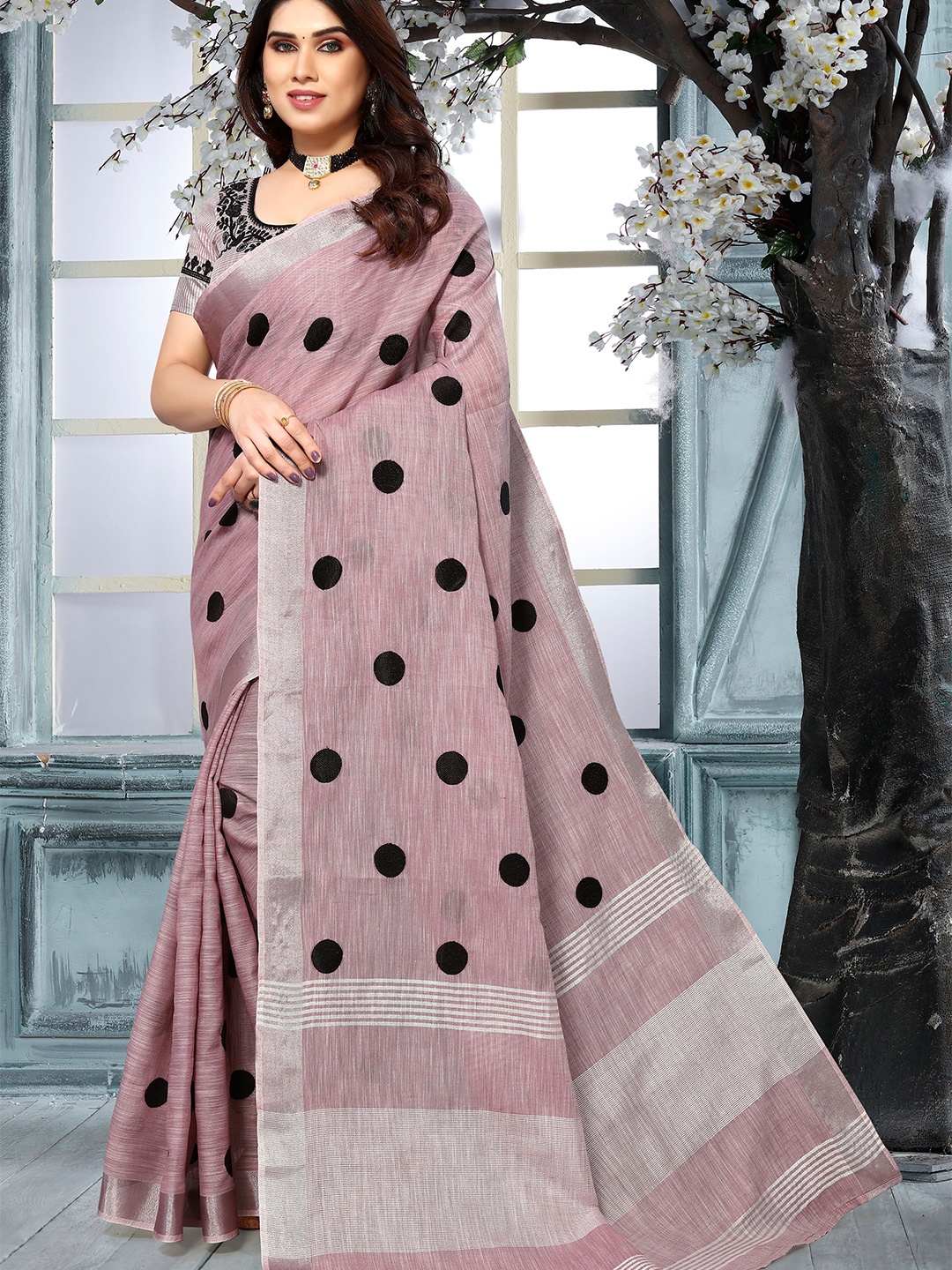 

VIRENDRA TEXTILES Geometric Printed Zari Pure Cotton Saree, Purple