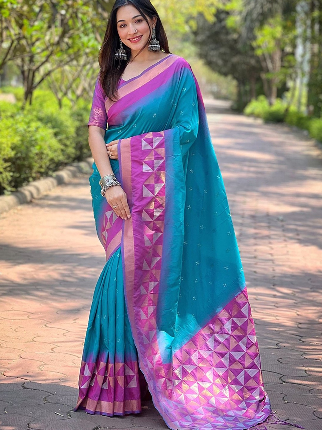 

House of Pataudi Woven Design Kanjeevaram Saree With Blouse Piece, Blue