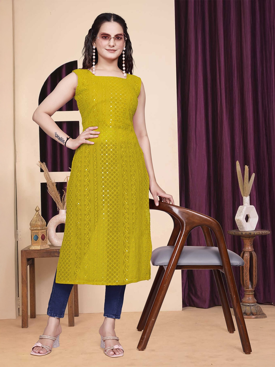 

PARROT CREATION Women Paisley Sequinned Embellished Straight Kurta, Yellow