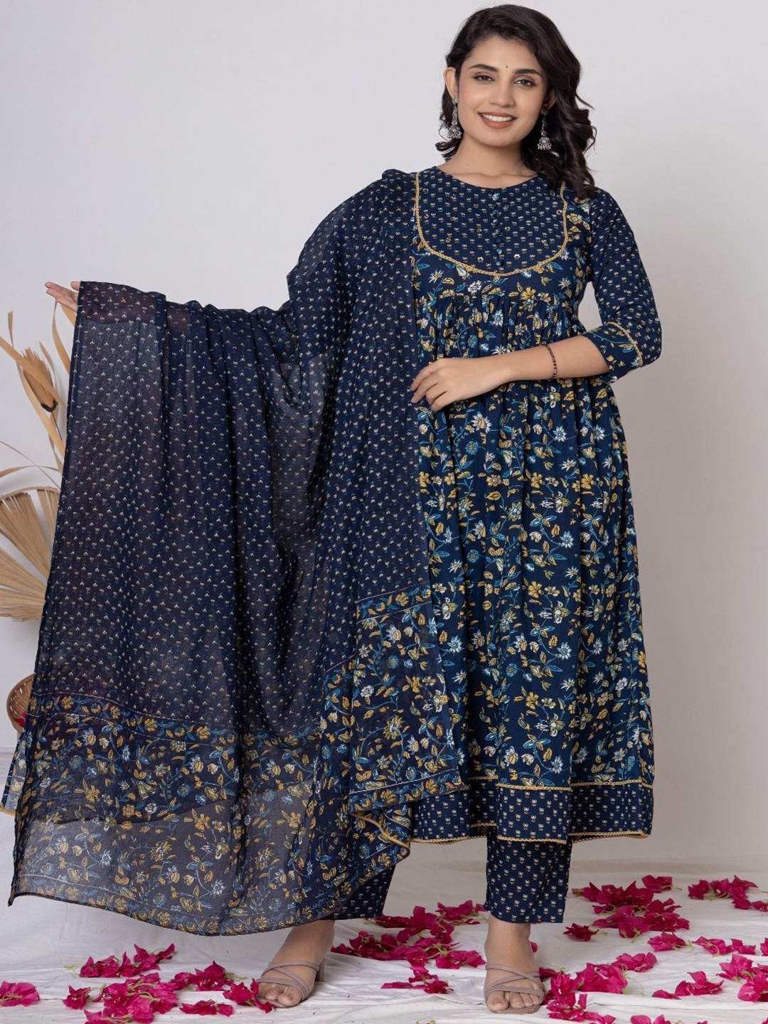 

NUNCHII Women Floral Printed Empire Pure Cotton Kurti with Trousers & With Dupatta, Blue