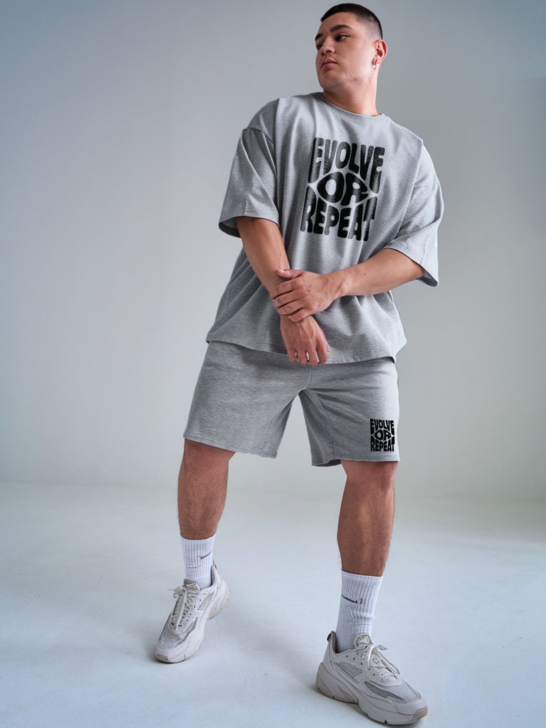 

FFLIRTYGO Typography Printed Round Neck T-Shirt With Shorts, Grey