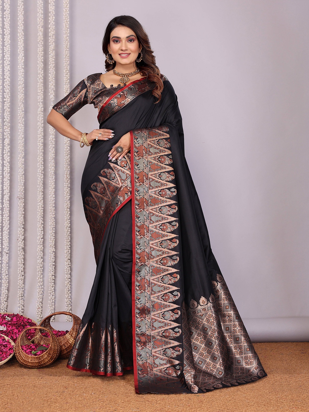 

VEECHIS Zari Banarasi Saree With Blouse Piece, Black