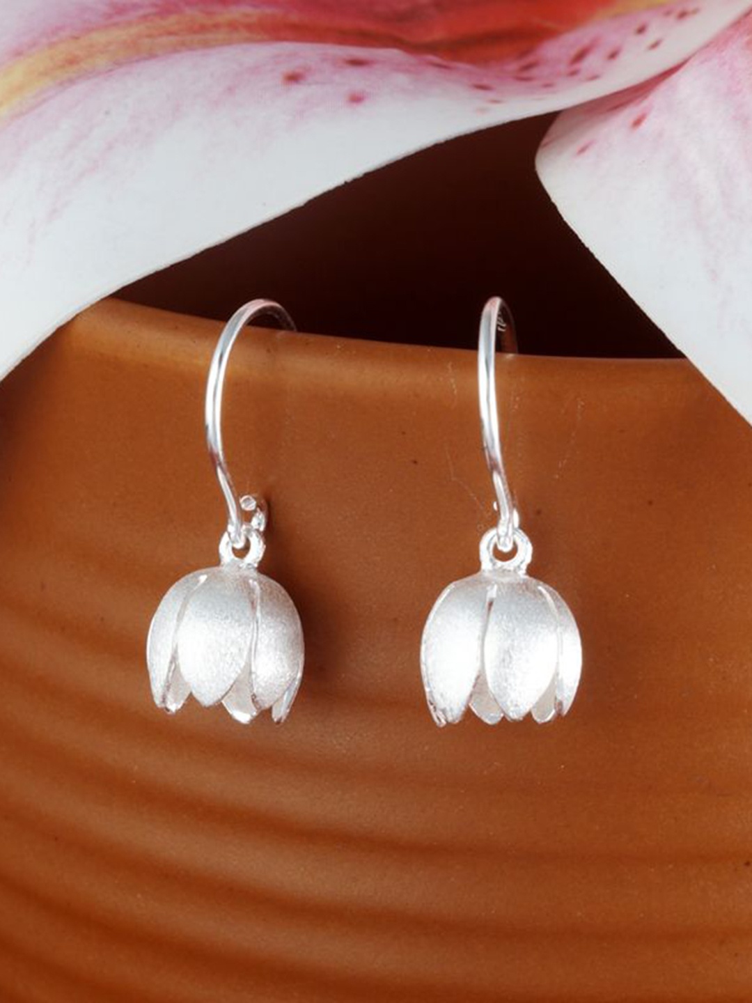 

Tuanz Silver 925 Sterling Silver Rhodium-Plated Floral Shaped Drop Earrings