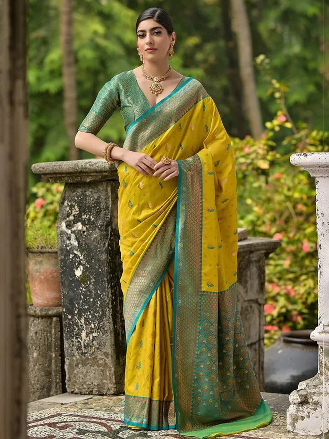 

MySilkLove Bee Yellow Woven Banarasi Saree