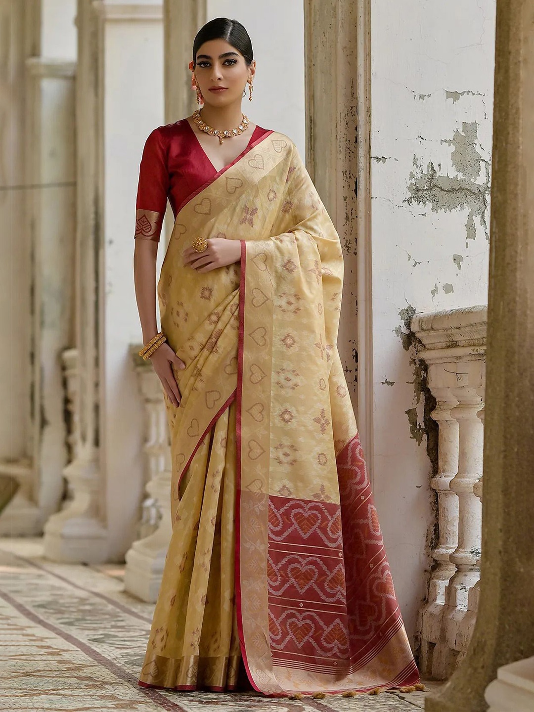 

MySilkLove Women Woven Raw Silk Saree, Cream