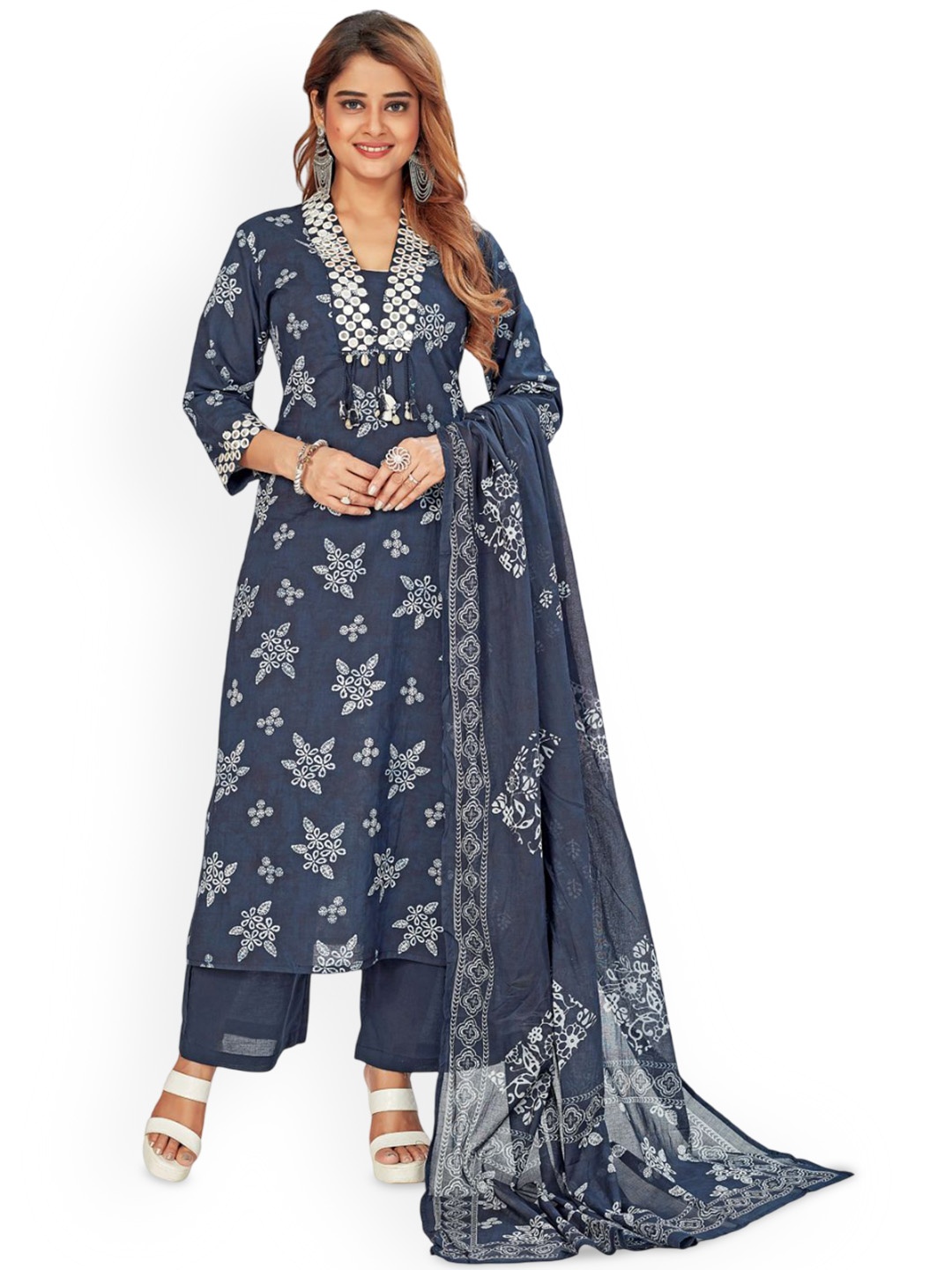 

Amchoor Floral Printed Straight Kurta with Trousers & Dupatta, Navy blue