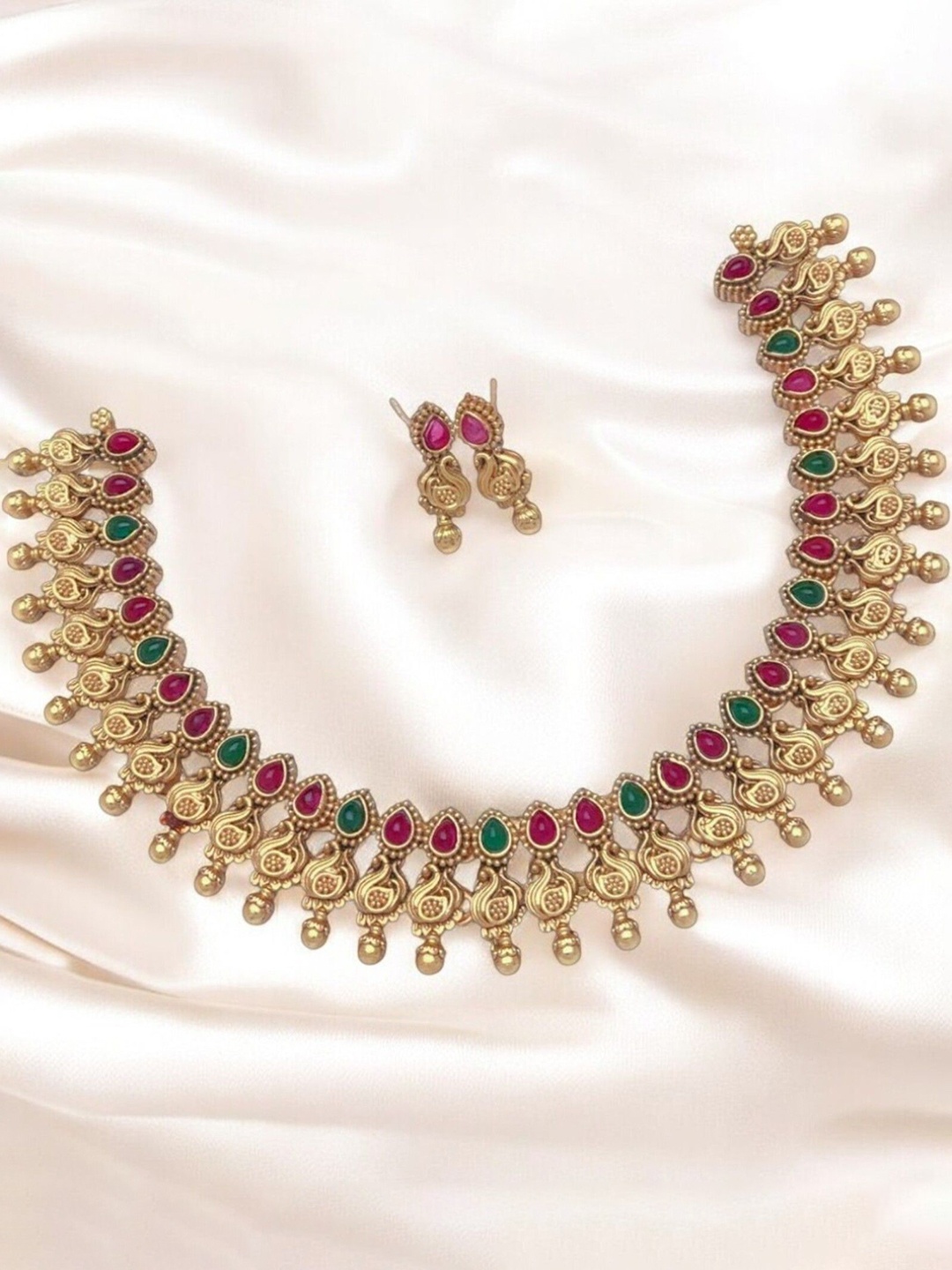 

Anouk Gold-Plated Artificial Stones-Studded Antique Jewellery Set