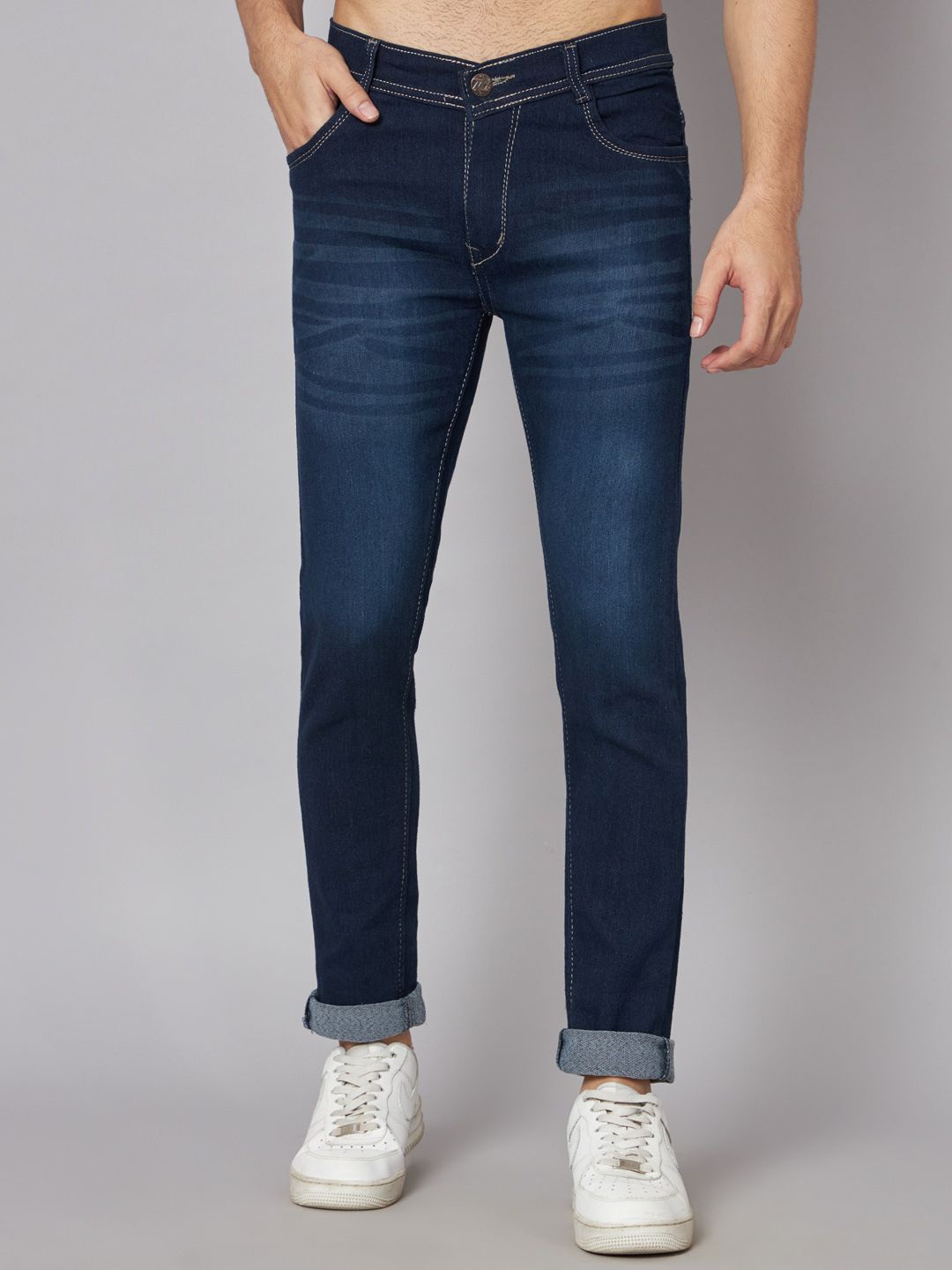 

LINARIA Men Classic Slim Fit Mid-Rise Light Fade Jeans, Blue
