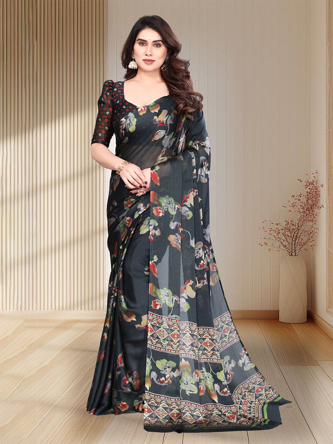 

MAGNEITTA Floral Printed Pure Chiffon Saree, Black