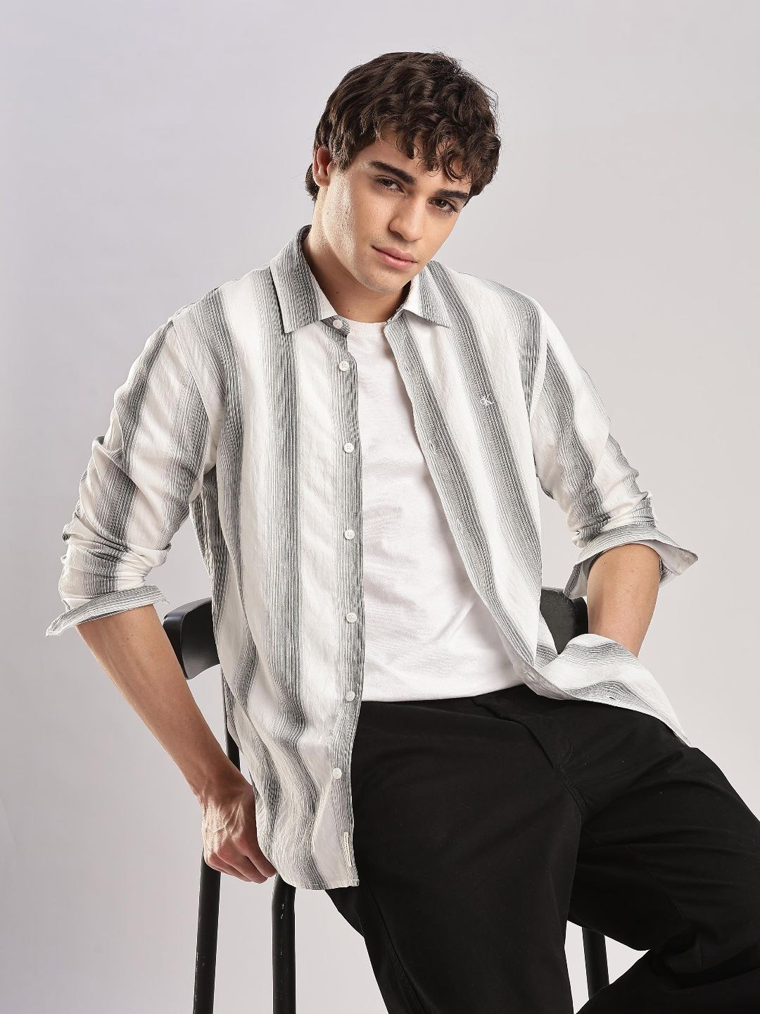 

Calvin Klein Jeans Men Slim Fit Opaque Striped Casual Shirt, White