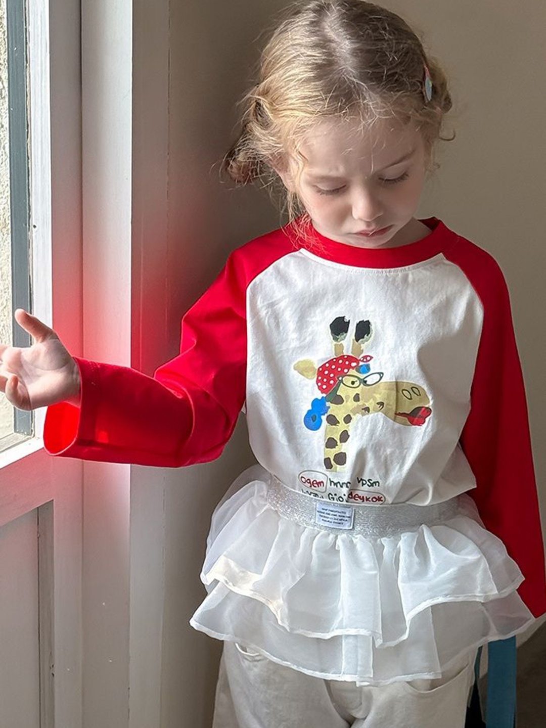 

LULU & SKY Girls Printed Applique T-shirt, Red