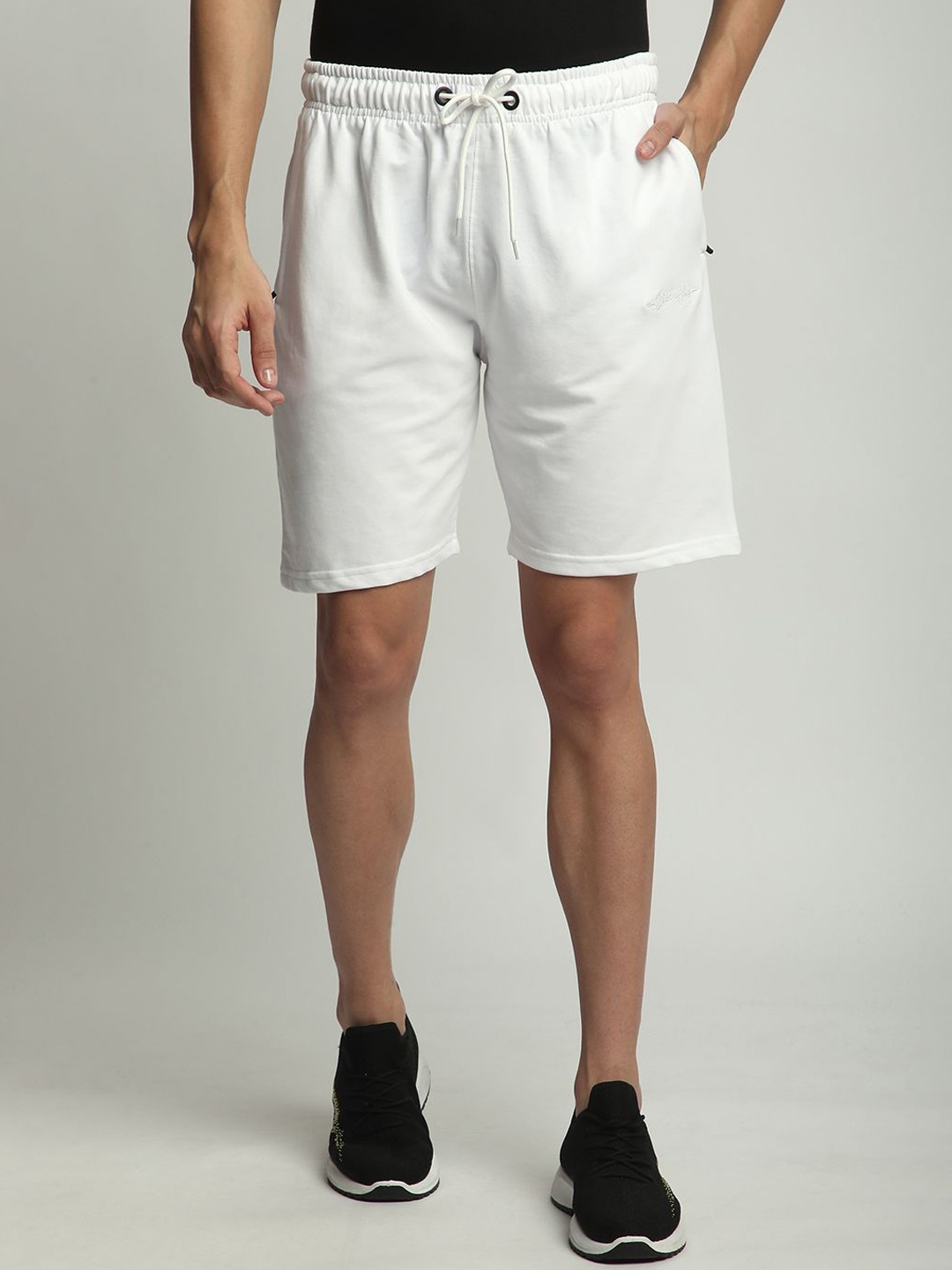 

Stitch Hub Men Mid-Rise Shorts, White