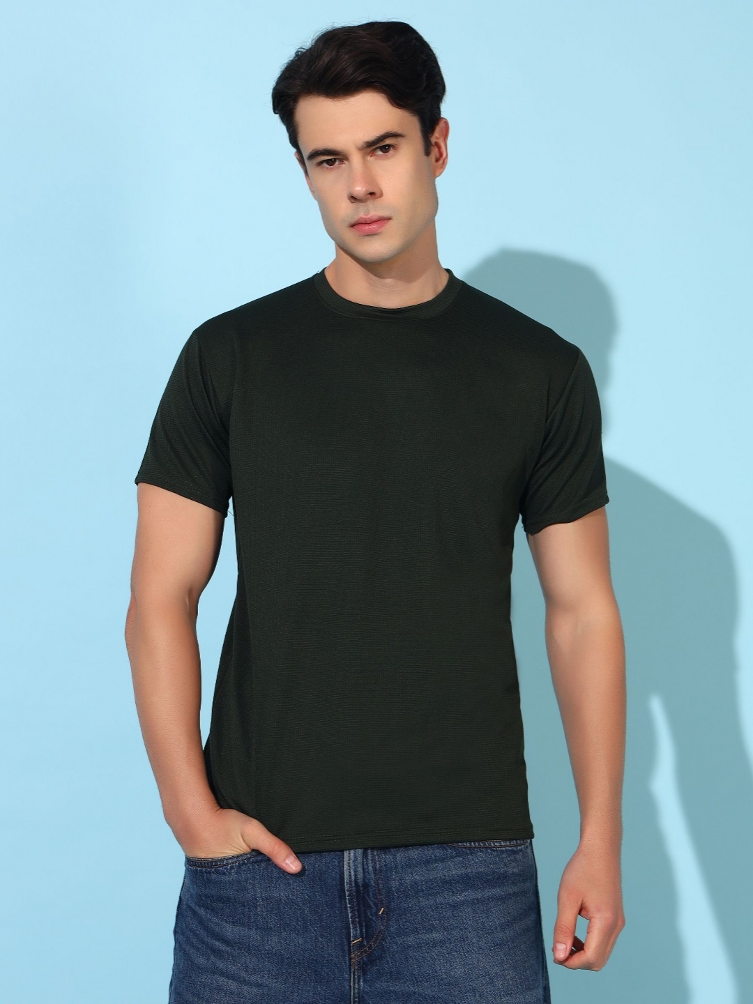 

Christy World Men Monochrome Applique T-shirt, Multi