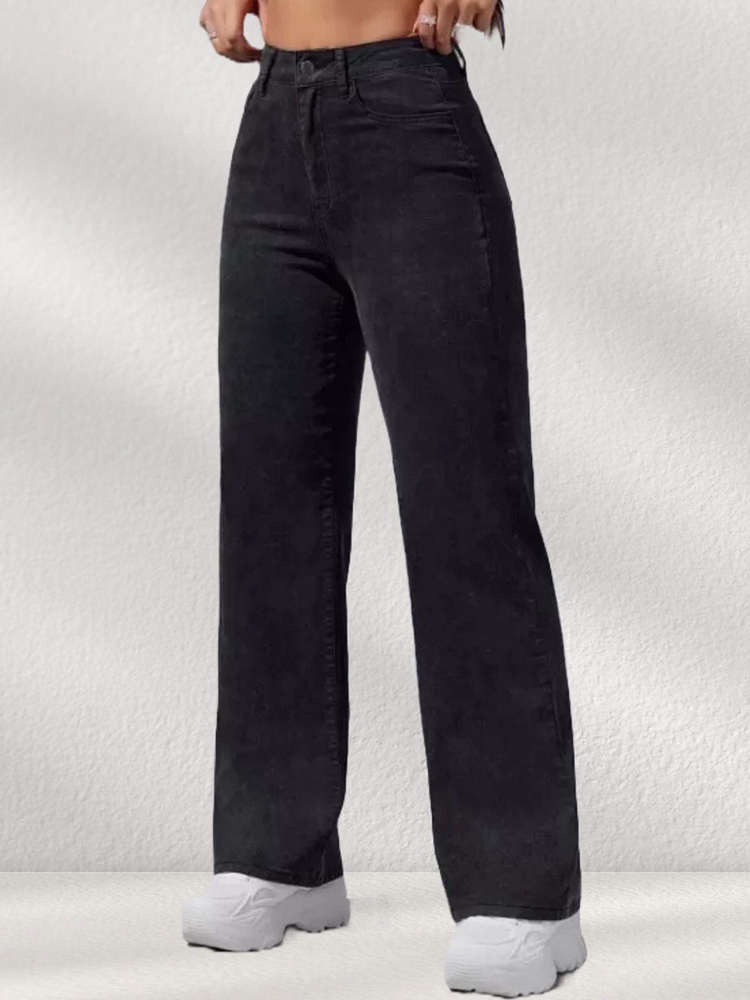 

LINARIA Women Cotton Classic High-Rise Light Fade Relaxed Fit Jeans, Black
