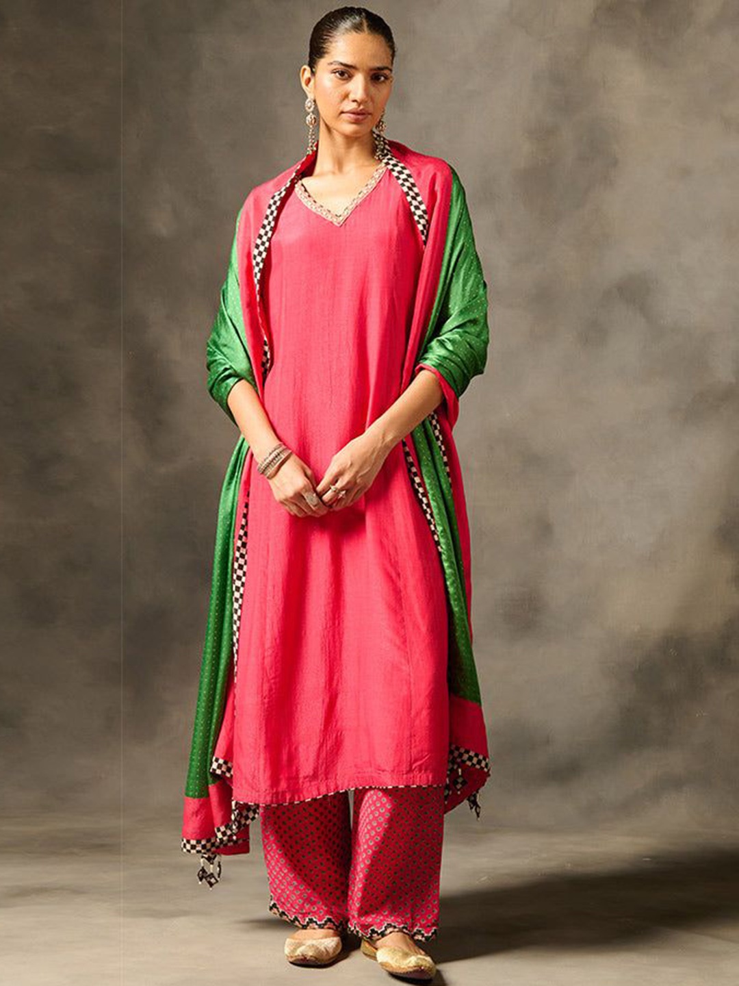 

SAUNDH V-Neck Straight Kurta With Trousers And Dupatta, Pink