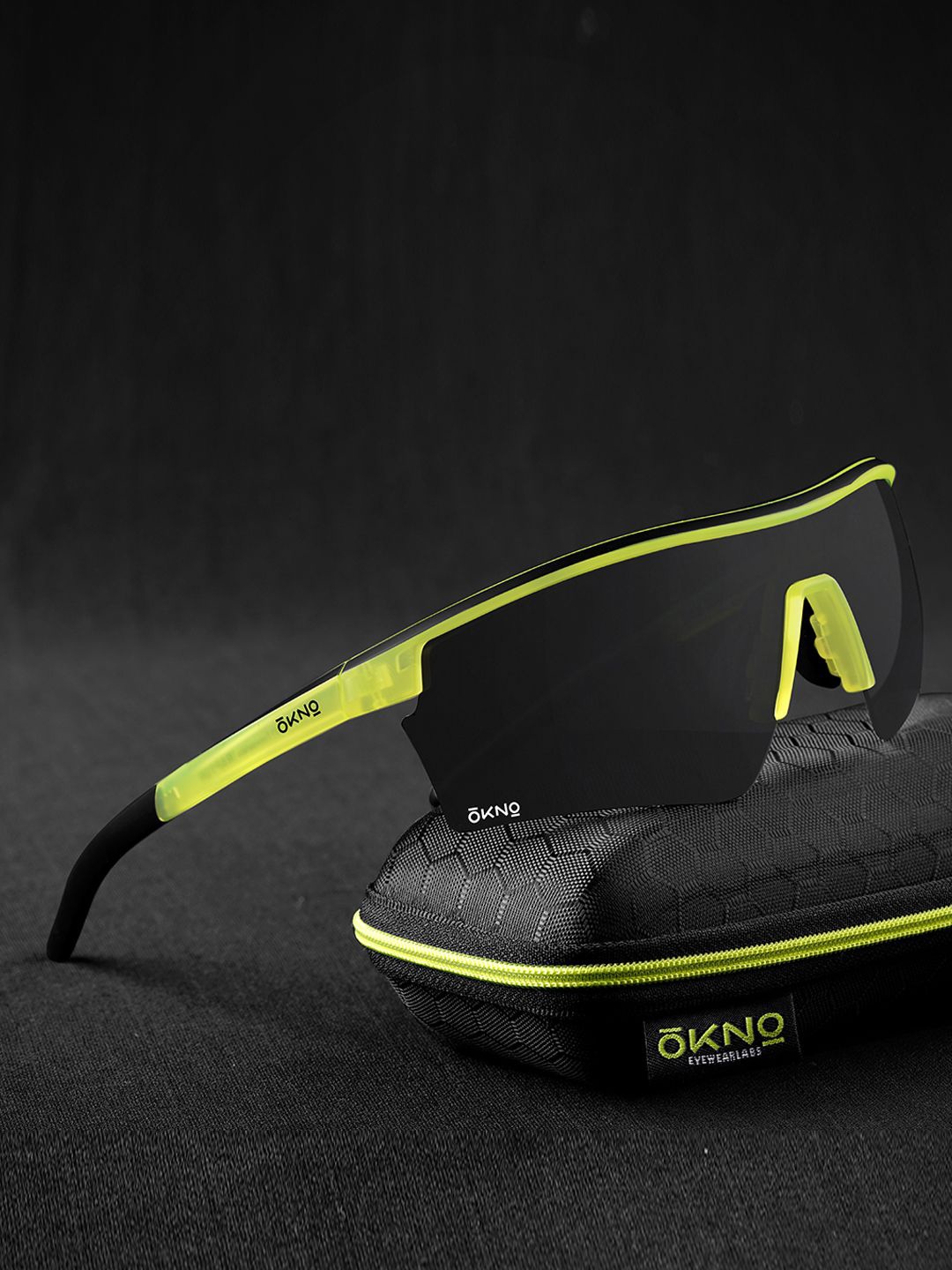 

OKNO TRIOS Spark Unisex Sports Sunglasses with Polarised and UV Protected Lens, Black